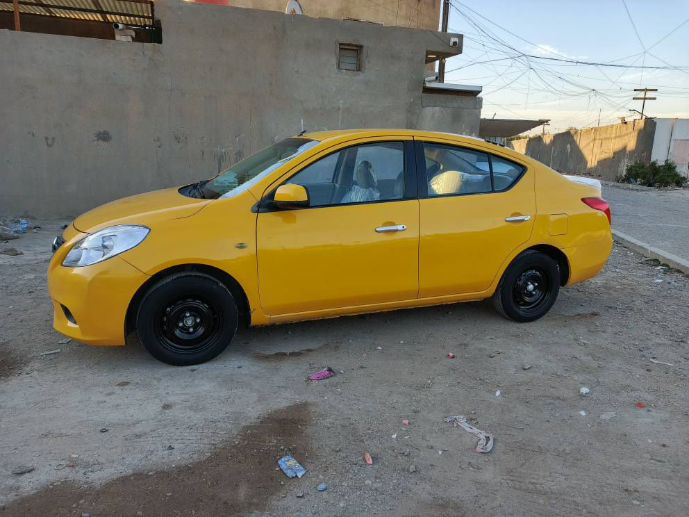 اسلام عليكم سني هندي 2014 خليجي رقم بغداد تحويل ثاني يوم  اسياره بيها بس بنيد امبدل والخشم مال الشاصي اليمن  بي صبع والباقي مكفول كير مكينه جداد السياره كير عادي والسياره حيل نضيفه كبل لشارع سعرها 68 وبيها مجال بسيط مكان السياره بغداد الشراي يتصل 
***********
*********** بغداد, العراق
