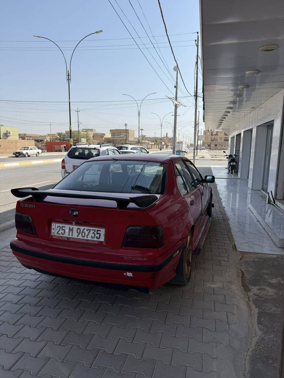 السلام عليكم
بيئم e36 موديل 91 رقم كركوك دولي بإسمي شرط التحويل 

مكينه ٢٥ مسكر تك فانوس كير عادي جاترك 

تبريد جان شغال بس الفان مكام يشتغل وتركته 

سستم صوت وامبلي فاير ودمام 

يرادلها ترتيب شويه

 ٣٨ وبيها مجال بسيط 

مكانها تكريت 

***********
