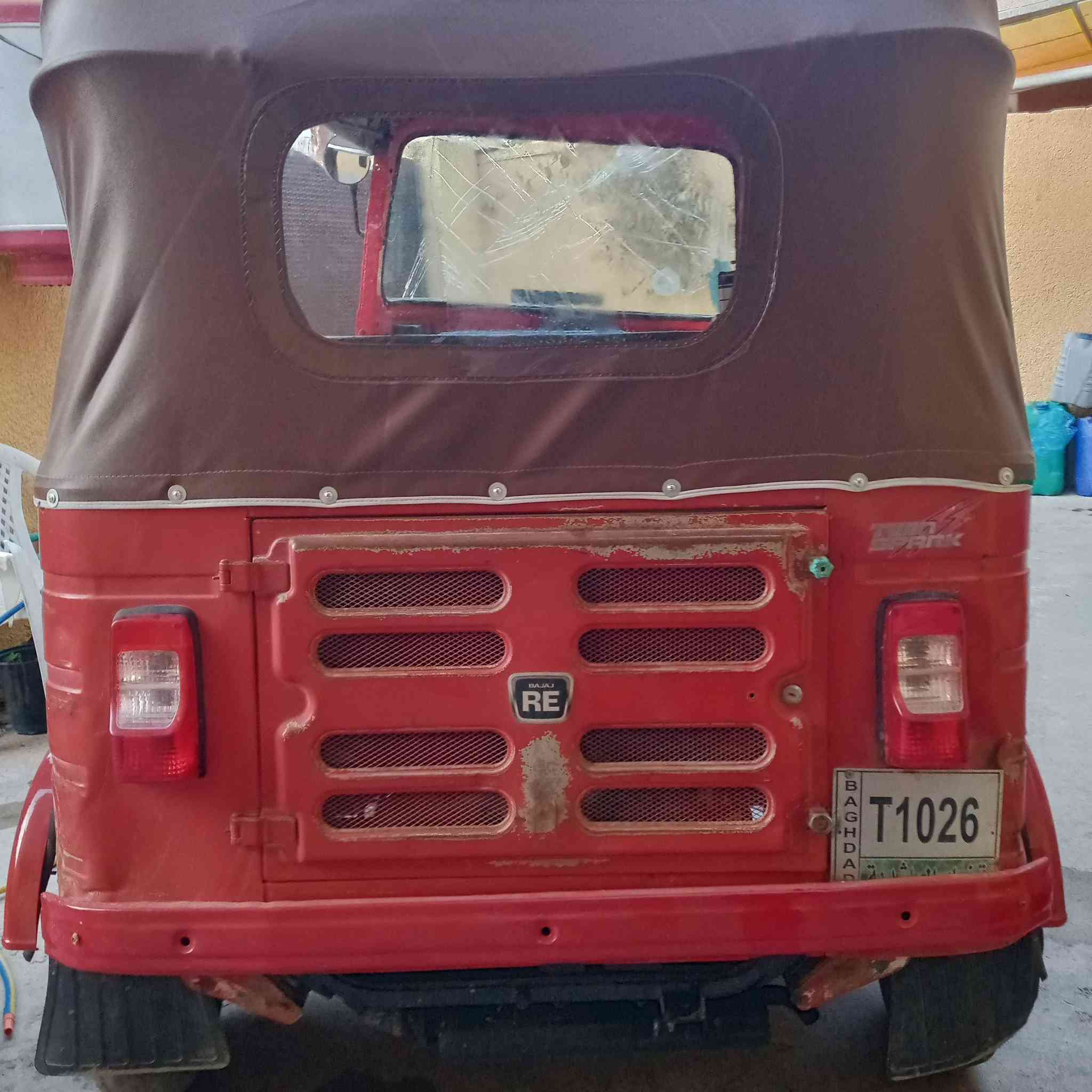 سلام عليكم تكتك البيع التكتك نضيفة ما ناقصه اي شي السعر تلاثة ومئة وبيه مجال المكان  الحسينية الجريخي يم اسواق الثقلين الموديل 2017 الرقم ***********
