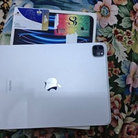 ايباد ١١ M2 • ١٢٨ • نجف