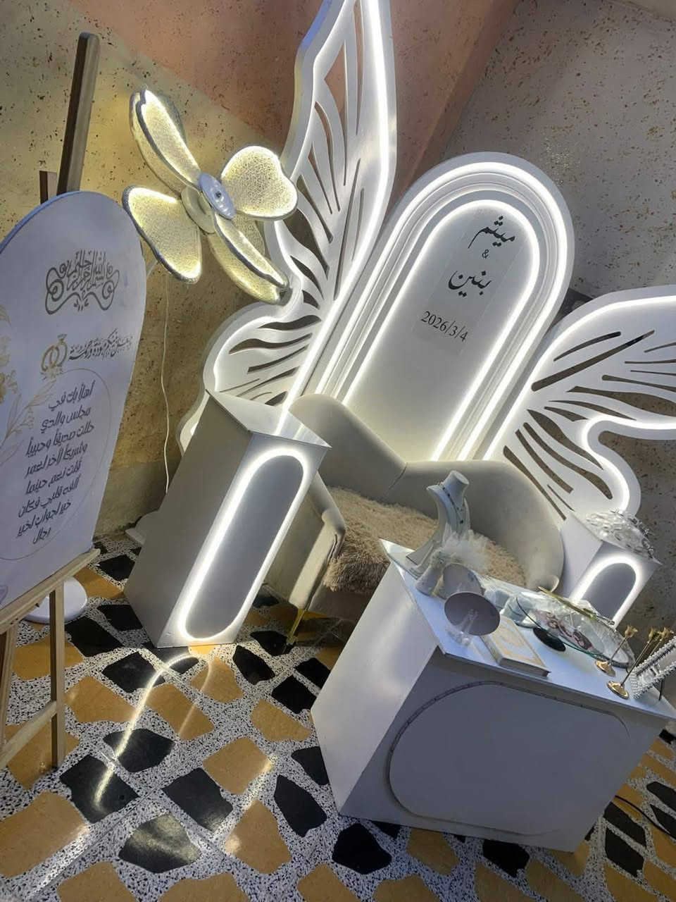 كوشات ريمه بالعروض🤭متوفر جادر ابيض مشيه زلم 
استفسار خاص او عن رقم***********
متوفر موسيقه ايضا♥️️
الألبومات عرسان واحد سبع البور  بادارة:عداي🫅
متوفر كوشات أعراس خطوبه حنه مهر  في مصور الخليج شارع الالف مقابل هاي جكن لو مندي بابا ♥️
حسب طلبكم وحسب ختياركم وحسب تغير تحبون اضافه اولا ومتوفر ملكانه 🫂♥️
بصمات خطوبه 💍💍
وكامل ملحقاتها الكوشه 
متوفر ايضا موسيقه 
كراسي عظم عاج 
ديجي
طبلات 
تصوير عرسان بااحدث الجلسات
