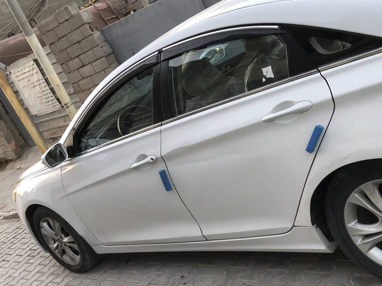 سلام عليكم للبيع سوناتا 2013 خليجي بيها 3 قطع صبغ بدون دواخل أثر شخوط سونار موضح بل صور 
مواصفات!!
مكينه 2400 درش 
شاشه جبيره
شفتات ستيرن 
تحكمات ستيرن جهتين 
مري شفط 
اشاير بل مري 
داخل بيجي 
تخم تاير جديد 
منضومه تبريد جديده 
السياره جديده مال بيت مكينه وكير خير من الله 

📍العنوان بغداد المحموديه 

📞الاستفسار 
*********** بي واتساب
