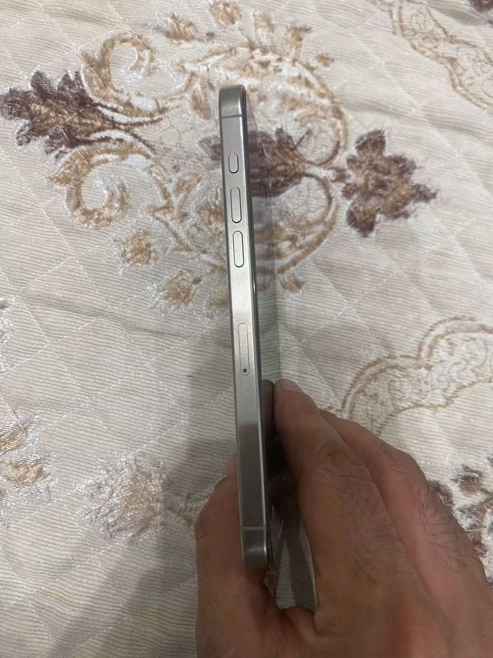 آيفون ١٥ برو ماكس لون اسود 
ذاكره ٢٥٦ بطاريه ٨٤ نظيف جدا زلغ مابي ويا باكيت فقط 
السعر ٩٥٠ وبي مجال او مراوس ب١٦ واطي فرق 
المكان بغداد الغزاليه 
الرقم : *********** واتساب
