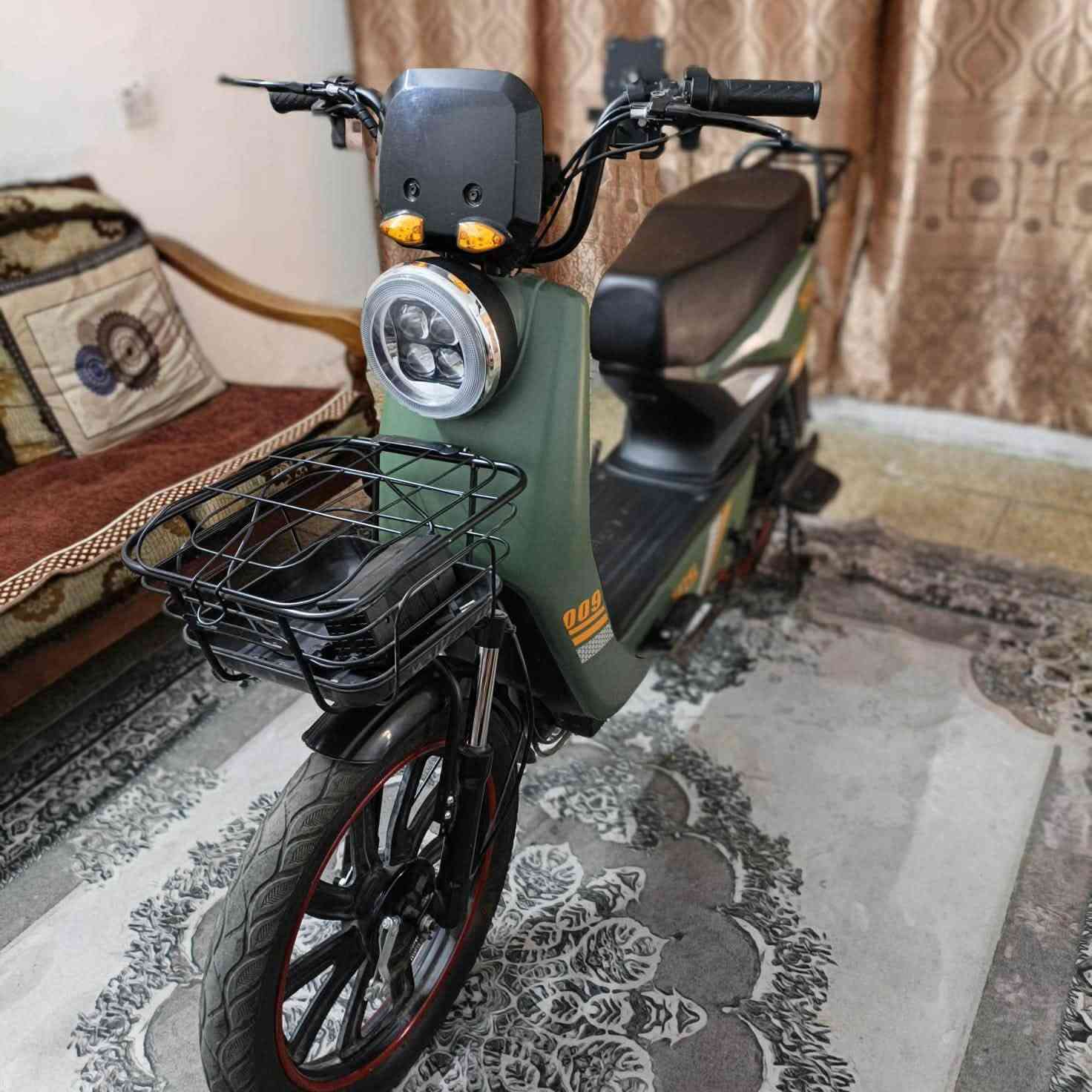 السلام عليكم دراجه شحن HIS حصيني طبعن الدراجه ما مستخدمه هواي شهرين الله لا يجذبني للبيع السعر 500 وبيها مجال الدراجه مبدل بيها فقط يده مال بريك خلفي البطاريات جديدات ما مبدله بيها بصمتين وسويجين وكارت تشغيل المكان بغداد حي الري الرقم *********** وبي واتساب الرقم للتواصل
