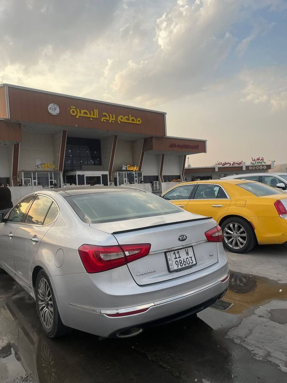 للبيع مكفوله ماعده باردات قليله او صبغ الداير المدكر الخلفي كلش قليل السياره خليجي  مديل 14فول الفول اريد سياره عالية مراوس *********** 
السعر 135 البصره
