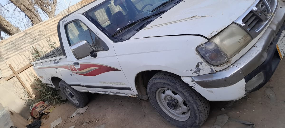 نيسان تك قماره ٢٠٠١ بي أسمي يوجد فيها رشات صبغ في الچاملغ محرك٢٤٠٠ أنجكتر 
تبريد جيدجدا 
باور كير عادي/ تخم تاير بريك جديد اربعه تاير/كهربائيات جميعه شغاله
/ لايوج بخارأوتنقيص في المحرك /
سنويه لم تجدد منذ سنه ١
(مطلوب فيها
٦٧ $
 ***********
أبو علي
