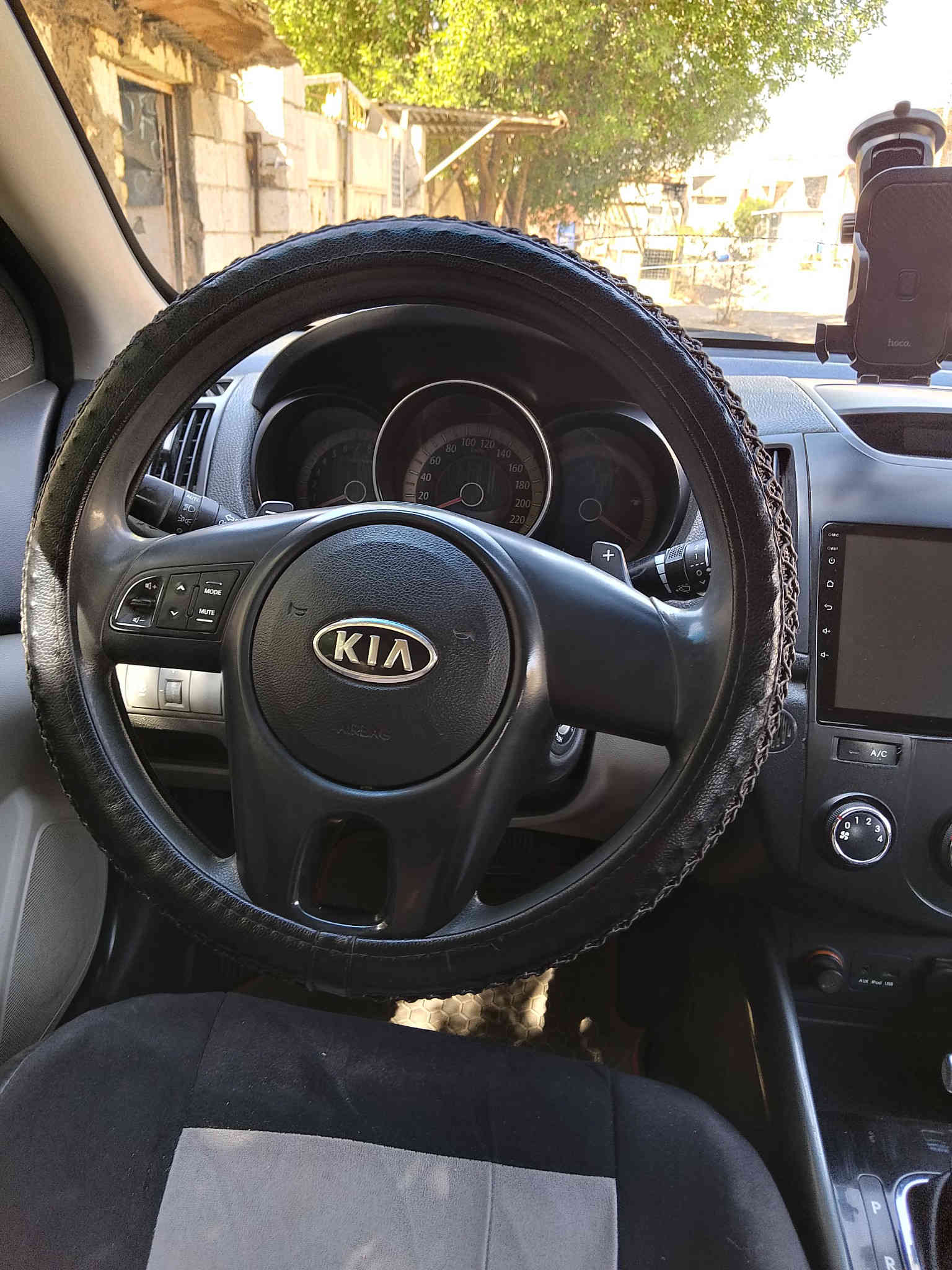 السلام عليكم سيراتو للبيع موديل 12بأسمي سنويه لغايه 28السياره ويل كب شاشه وكامره اشاير بالمري مكينه جديده بيهه چاملغ وحافه البنيد بيهن صبغ وبيهه طخات بسيطه للامانه مكان السياره بغداد جسر ديالى السعر 105رقم الهاتف *********** اخوان المو شراي لا يتصل ولا يعلق لان السياره صارف عليها..
