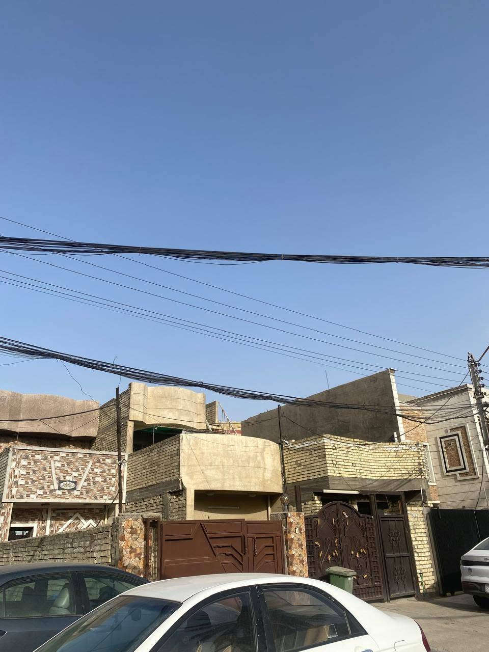 ولله العضيم اخليك تكول الف رحمه ع والديك
السلام عليكم 
اخوان اول شي شغلي مو بس اخذ واير ابد ولله 
شغلي اول شي الترتيب ومخافة الله التصفيه تكون 
خطوات اول ما انضف البورد الداخلي وارتبه واطلع 
يعني ما (افحص) الفحص شغل كلك ونوب اتوجه ع المنطقه تنضيف التيل ورفع الواير الشغال 
حداده اشتغل جناگيل ع التيوله مثل ما بلصور قفايص للبورد بوردات خارجيه كبيره اشتغل 
والبوردات الخارجيه الا تريد تمد وعندك تصفيه امدها بربع القيمه يعني الا 400 اخذ بس ميه وشغل مرتب 
منو ايريد يصفي ويرتب موقعه اني بلخدمه 
*********** سجاد ابو رضا
