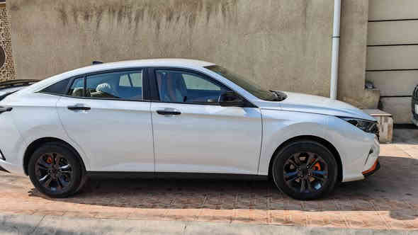 دونك فنك وكالة ليث العبيدي شاين A30
موديل 2024 
مرقم بغداد بأسمي 
مكفولة ماشية 21 الف
شاشتين شاشة ديجتل للعداد
وشاشة ثانيه مقاس 12
بصمة كشنات جلد ستيرن حرف D تحكمات ومثبت سرعة هاند بريك دكمة كاميرا دوارة اطارات حجم 15 ويل كب واربعة دسك
السعر 125
للاستفسار الاتصال على الرقم ***********
