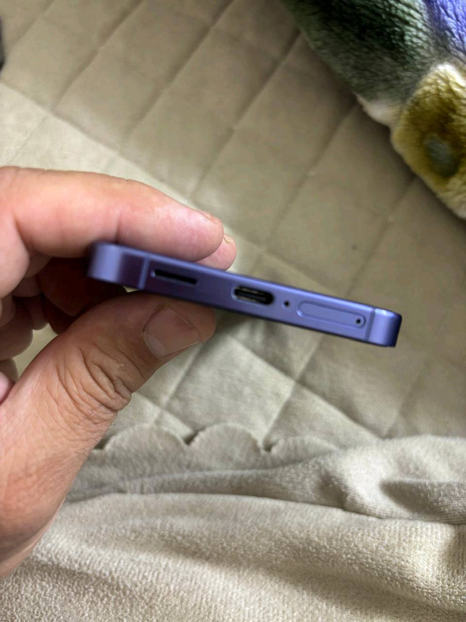 جهاز s24 العادي بي فطور بالظهر للبيع ٥٠٠ او رماوس وي s24 او s25 الترا