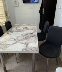 ميز طعام • ٤ كراسي • الحرية بغداد