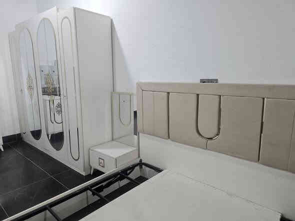 غرفه نوم للبيع نظيف كلش كامل سعر 600 الف شراي يخابر رقم مكان كركوك شارع الحسابات ***********
