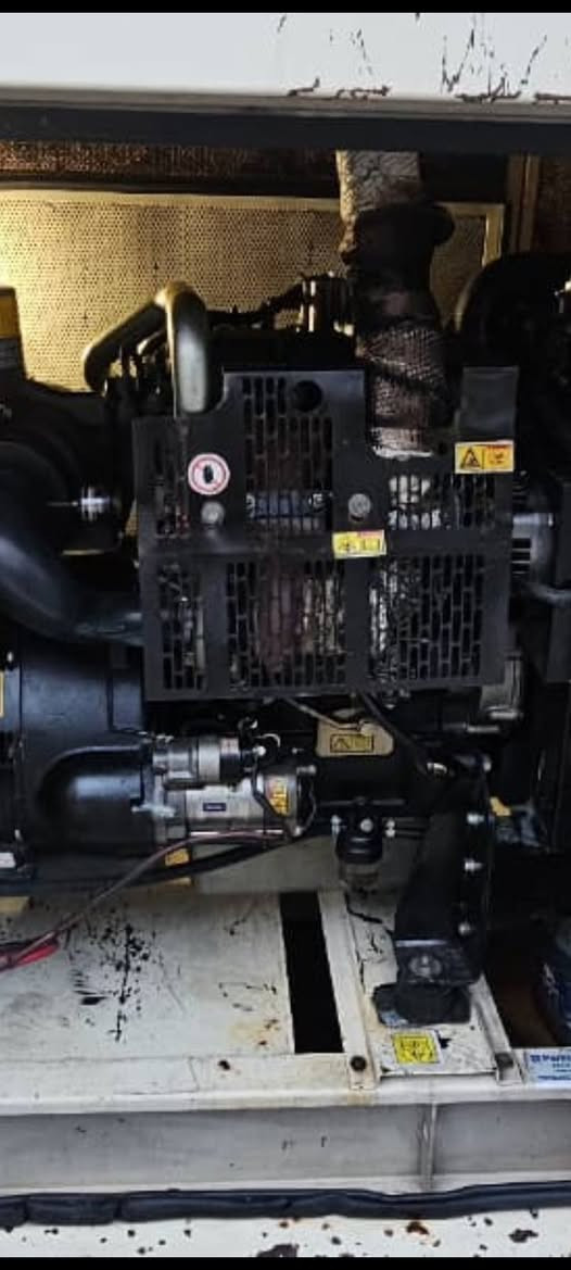 مولدة بيركنز ٦٠كيفي كاتم ٣بستم سوبر نظيفه جدا سيت بلادي للبيع بغداد ***********
