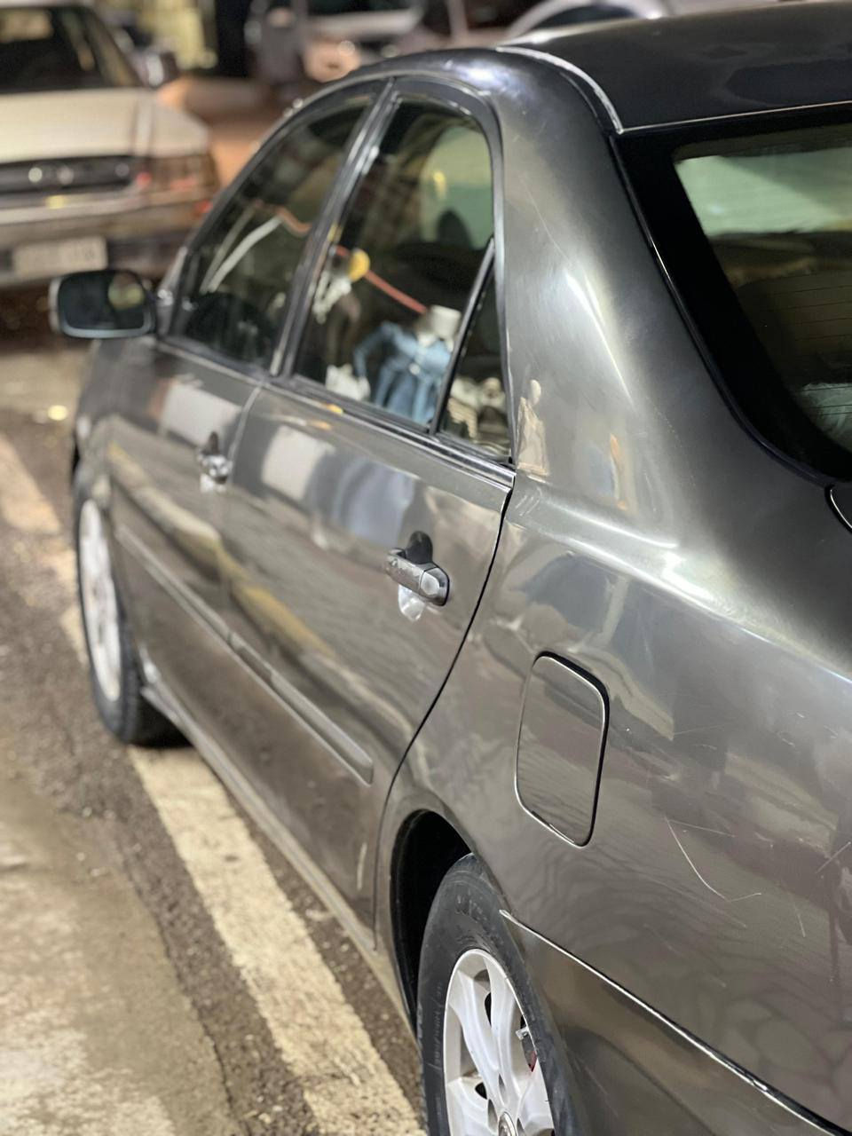 كامري وارد امريكي موديل 2006
رقم صلاح الدين ا سنوية جديدة شرط التحويل
السيارة بدون صبغ فقط كم ملاحظات كشر السيارة 
تبريد تدفئة صدر كير كلها بشرط فقط المحرك تبخير بدون تنقيص دهن
تايرات جدد باتري جديد دواخل كلها نضيفة وجديدة سيارة مال جناي 
السعر 85 وبيها مجال للطيبين
مكان السيارة تكريت 
رقم الهاتف ***********
