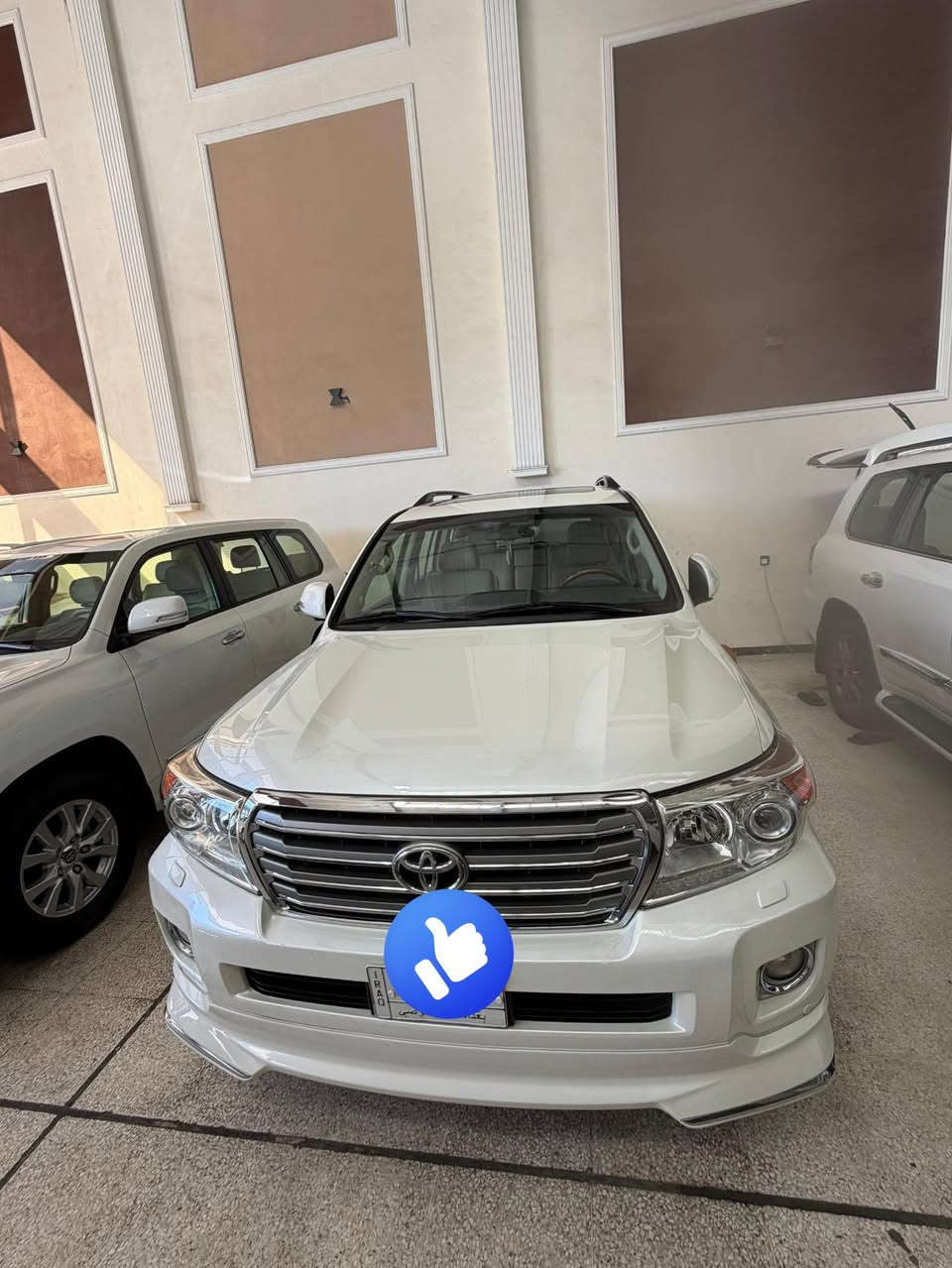 السلام عليكم…
تويوتا لاندكروز موديل 2015
رقم بغداد 
وكالة  ساز Vxr 
مكينة v8 5700
فوووول مواصفات 
رادار وجنطة كهرباء وسترين كهرباء
كشن ذاكرة
وهواي مواصفات
ماشية 130 الف كيلو
السونار مرفق بالمنشور وبي كل التفاصيل
مكاني بغداد النهضة
السعر 40 الف دولار400 ورقة يعني
تلفون ***********

