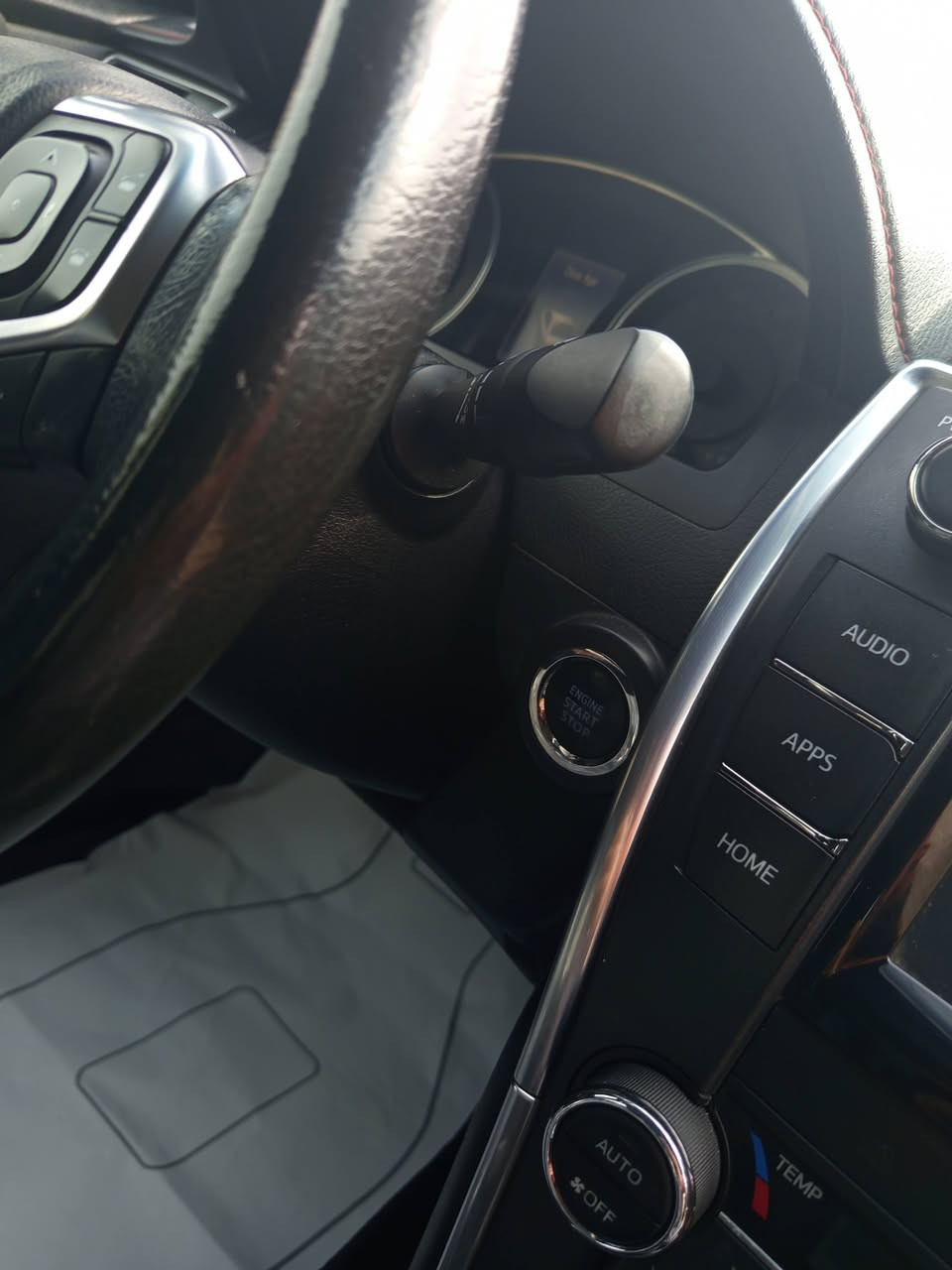 سلام عليكم للبيع كامري 2016 سياره بيها صبغ بابين اثر شخط شرط بدون فتح بدون ايرباك سياره كلش جديده
سياره مواصفات Xseفول مواصفات للخير 
فتحه سقف 
شفتات ستيرن 
بصمه دخول ذكي دوسات ترحيب 
كشنات هيتر وكهرباء وجلد 
شحن لاسلكي 
رادارات امامي خلفي وجانبي 
منضومت زنزون جديده 
تدفئه وتبريد ثلج 
سياره كامله مكمله تخم تاير جديد صدر امامي خلفي جديد
سياره كامله من كل نواحي 
مكان سياره ديالى  اي ستفسار ***********
