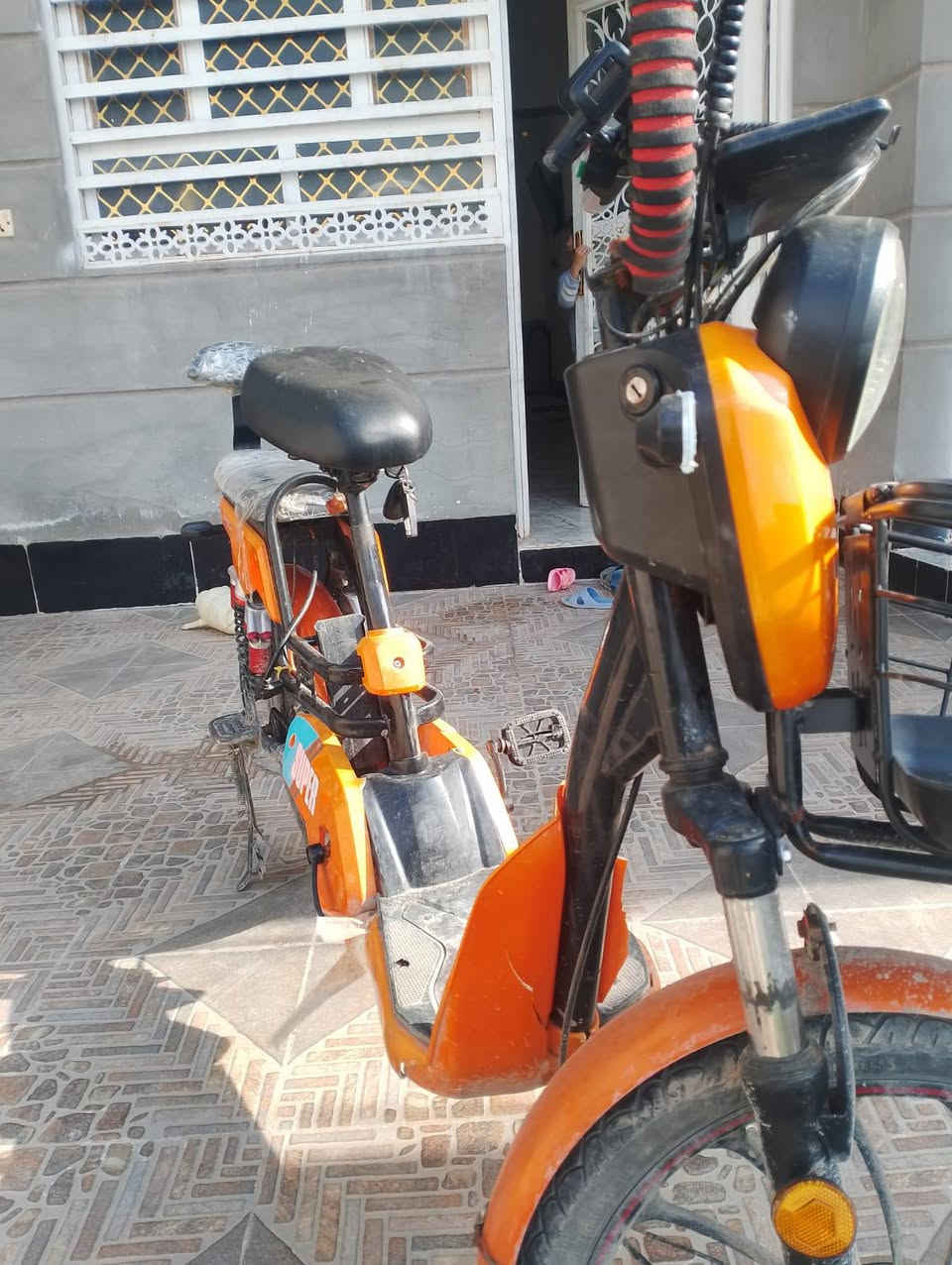 دراجة شحن كاملة مكملة من كلشي اشاير هورن تايرات دراجة ما ماقصهة اي شي اتصل وبيك خير ودللل ***********
