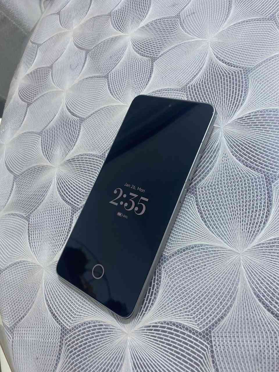 للبيع: شاومي 14T برو – 512GB
 المواصفات:
السعة: 512 جيجابايت
الجهاز سريع وقوي ومناسب للألعاب والاستخدام الثقيل
البطارية: طبيعية 95
الكرتون الأصلي موجود
الشحن: الكيبل فقط
i️ الملاحظات (للأمانة):
أكو بقعة بسيطة بالظهر (فطر)
 حسب البحث، الخلل من التحديث (سوفتوير) مو كسر،  ينحل بتحديث رسمي
 السعر: 450 وقابل للتفاوض المعقول
 المكان: (البصره ابو الخصيب مهيجران )
 التواصل ***********
سبب البيع:احتاج الكامرة الاماميه دائماً

 مواصفات شاومي 14T Pro:
 الشاشة:
شاشة AMOLED مقاس 6.67 إنش
جودة +FHD ودقة ألوان ممتازة
معدل تحديث 120 Hz للونسيان سلسة
 الأداء:
معالج MediaTek Dimensity 9300+
ذاكرة تخزين 512 GB
رام 12 GB وقابل للزيادة حتى 16GB
أداء قوي وسريع للألعاب والتطبيقات الكبيرة
 الكاميرات:
كاميرا خلفية ثلاثية: • رئيسية بدقة 50 MP
• عدسة واسعة جداً
• عدسة تقريب
تصوير فيديو عالي الجودة
 الكاميرا الأمامية:
بدقة 20 MP
 البطارية والشحن:
بطارية 5160 mAh
شحن سريع 120 W
 نظام التشغيل:
MIUI على Android
 إضافات:
مستشعر بصمة تحت الشاشة
مكبرات صوت ستيريو بجودة جيدة
مقاومة رش الماء والعرق
