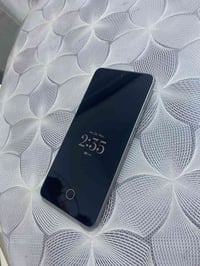 ٥١٢ جيجابايت • بطارية ٩٥٪ • بقعة بالظهر