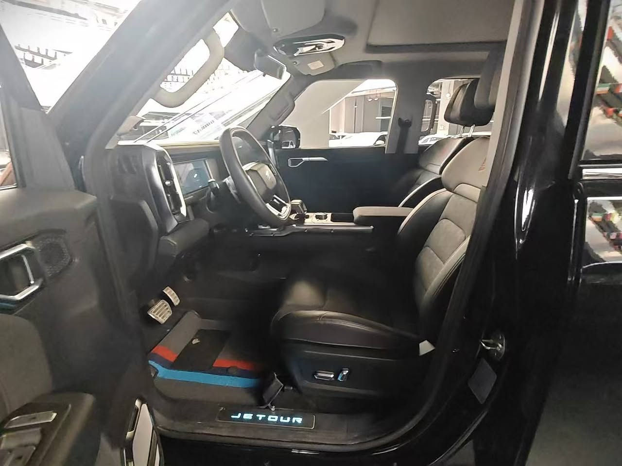 2023 Jetour Traveller 4WD with sunroof available on sale


**إذا كنت صاحب هذا الإعلان وتريد حذفه لأي سبب، رجاءا أرسل رسالة إلى الدعم الفني**