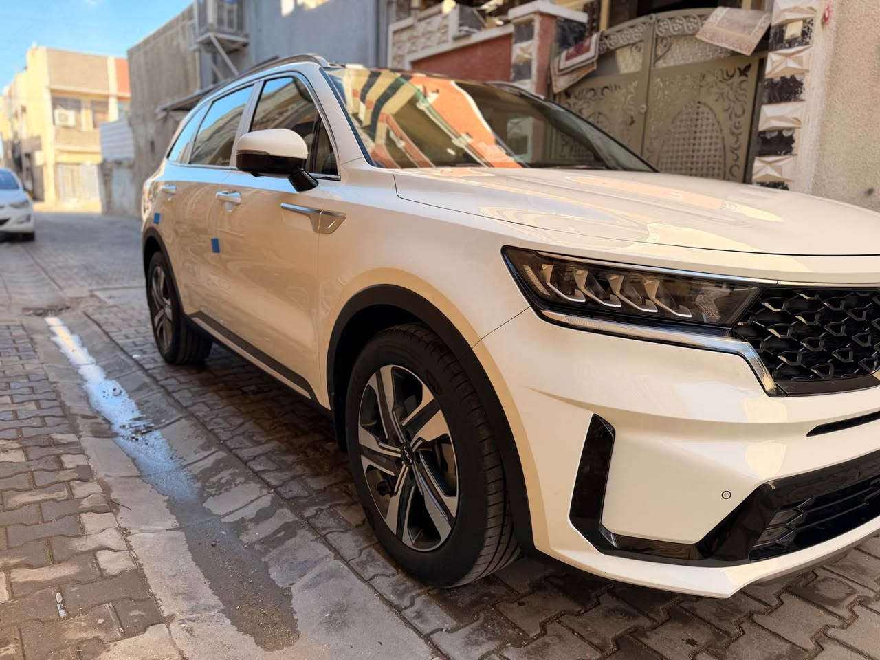 سلام عليكم 
سورنتو 2022خليجي فول 1/1 رقم بغداد دولي باسمي تحويل مباشر 
مكفول من كلشي ماشية 50
المواصفات
بنراما 
بصمة دخول ذكي
صندوق ذكي كهرباء
7 راكب 
3 قطع تبريد 
داخل اوفايت 
فور ويل 
كيرماوس 
6سلندر مكينة 3500
شحن وايرليس
شاشة ابل كار بلي 
منافذ شحن 
لدات امامي خلفي 
كراسي كهرباء 
كشن حار بارد 
هاند بريك بصمة 
وضعيات قيادة مختلفة
وبعد بيها هواي مواصفات 

السعر 290$ بيها مجال 
للاتصال 
*********** بغداد, العراق
