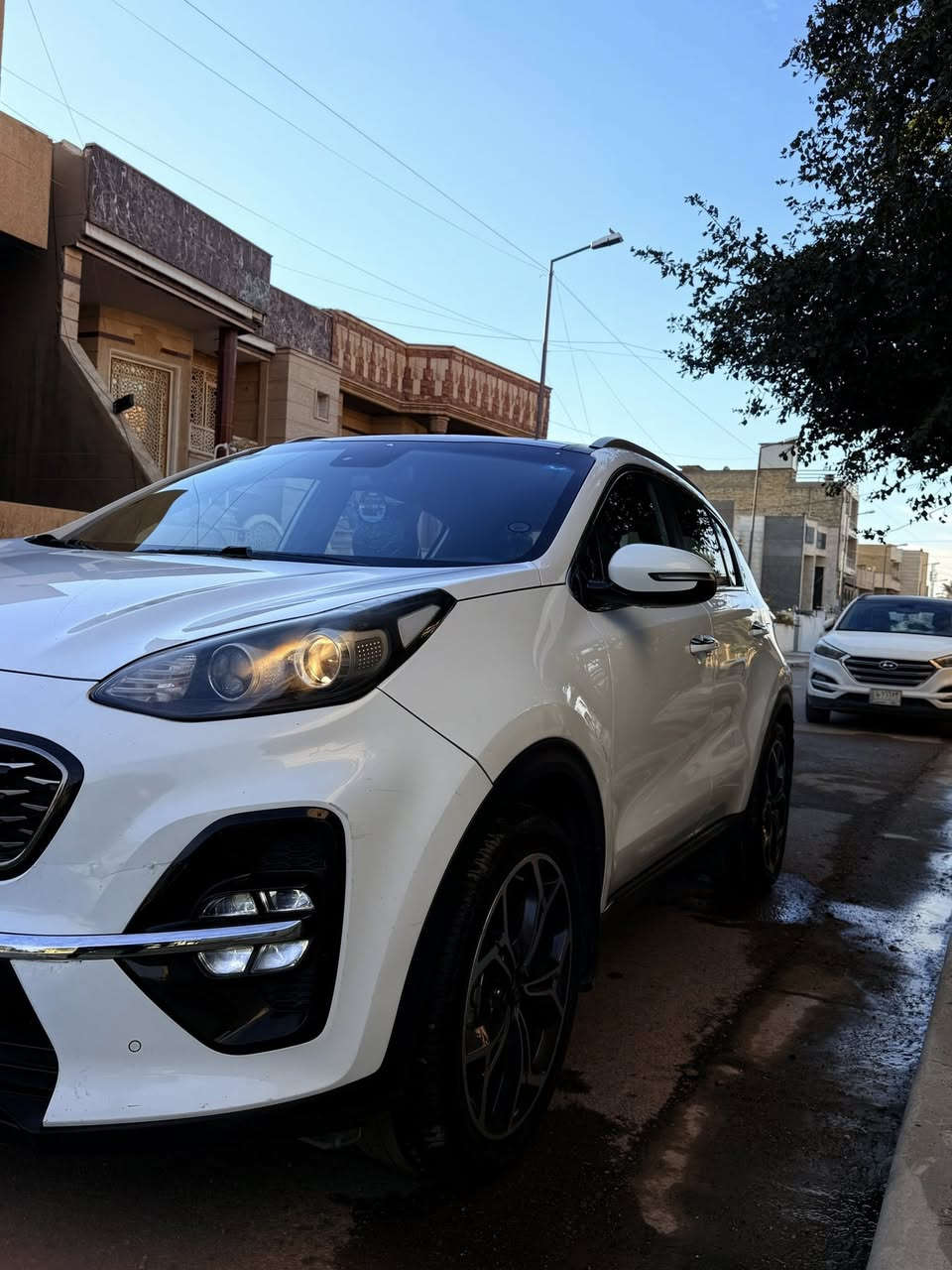 السلام عليكم
(( بيع او مراوس توسان حديث فقط))
كيا سبورتج 19جيتي لاين خليجي           
محرك 2000 
مواصفات السيارة حلوة
بنوراما
كشنات الأمامية كهرباء 
بصمة
داخل حمصي مرغوب
ماشية 100الف
شاشة أندرويد 
حساسات امامي خلفي
شاحن لاسلكي
ثلاث وضعيات قيادة 
كاميرا خلفيه دوارة
العدسه الاماميه متحركة
نضام ابل كاربلاي واندرويد اوتو
مساعد نزول منحدرات
نظام ترحيب عند الاقتراب من السيارة
المري قابلة للطي
حساس مطر 🌧️  
الصندوق الخلفي كهرباء 
شفتات استيرن 
مثبت سرعة
فول تحكم استيرن
وبعد بيها هواي موصفات محرك وكير وتبريد  مكفول تحويل ثاني يوم
(( السيارة بيها ملاحظات مأشرة في الصور ))
الحادث سطحي فقط بدووون دواخل
للأستفسار مكاني بغداد ساحة ميسلون
السعر (195) وبيه مجال

الاتصال على الرقم ‭***********‬
