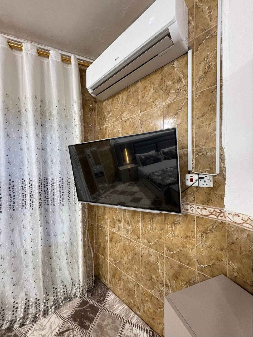 للبيع غرفة نوم تركية حديثة وعصرية (9 قطع) بحالة ممتازة وشبه جديدة استعمال سنة فقط.

• غرفة كاملة 9 قطع، والمبيع يشمل شاشة التلفزيون.
• سبب البيع: لغرض السفر للخارج.
• السعر: مليون ونص (وبي مجال للشراي).
• الموقع: سماوه حي الزهراء ام العصافير. السماوا, المثنى


**إذا كنت صاحب هذا الإعلان وتريد حذفه لأي سبب، رجاءا أرسل رسالة إلى الدعم الفني**