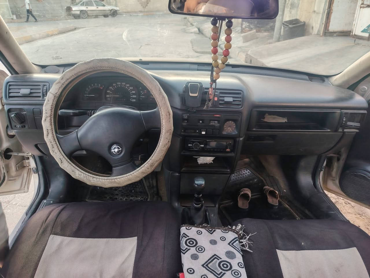 اوبل فكترا 20 موديل 1991 رقم بغداد سنويه لحد 29 بطاقة بنزين بيها السياره موجوده ابكركوك السعر 32 وبيها مجال *********** بي واتساب
