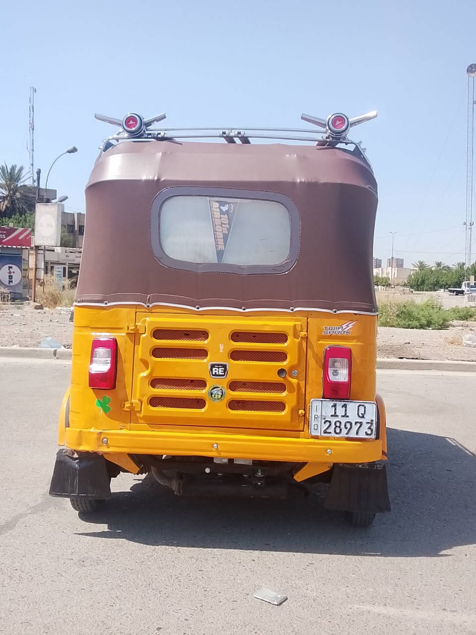 سلام عليكم
تكتك موديل 18 مكينه 20 
المكينه خير من الله تكتك تخبل من ايدك للشارع 
كامله ما بيها اي نقص كهربائيات كامله 
تجي وتشوف بعينك التكتك تخبل وخير من الله 
ما فد يوم عطلت عندي صارلها شهرين من شتريتها 
مكانها السيديه مجمع 6 مقابل فتحت الخيزران 
الاستفسار ***********
