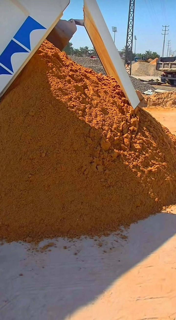 رمل للبيع مقسول شرط السعر 80 شرط الرمل وهاذه رقمي *********** واصل من المعمل
