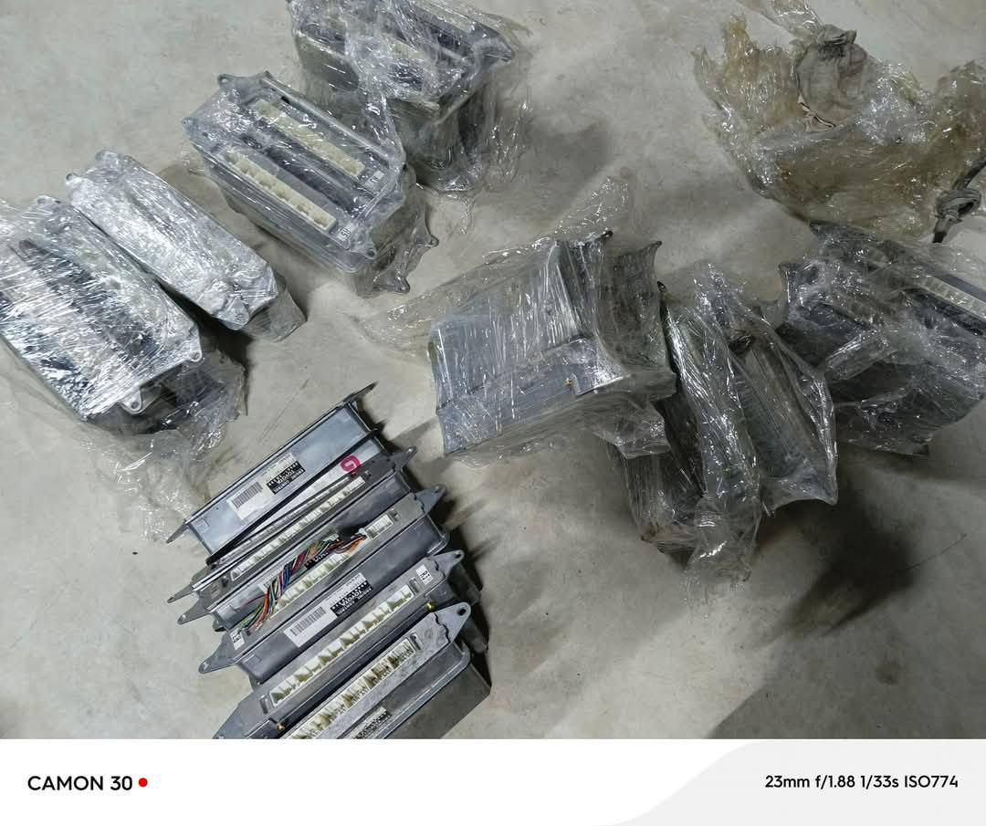 السلام عليكم يتوفر في المركز 
داينمو... سلف.. حساسات اصبع في في تي ...حساسات كامشفت ،،حساس راس كرنك.. مراوح راديتر شاهينه .. بلكات كافة الانواع تفصيخ و جديد .. مجاول.. مسطرة نوزلات ماجستا و شاهينه ... قايش شاهينه ... سبير ياباني ... اي بي اس ABS شاهينه ... عمبار و بريشر ...فيت بم تفصيخ + جديد اصلي + عقول  
   ملكه شاهينه ماجستا
مركز المهندس محمد العابدي 
العنوان  نجف عمود رقم 1 (شارع ملعب النجف الجديد) نهايه الشارع بعد الجسر الحديدي بدايه مدخل مجمع السلام السكني اوقات العمل من ال8 صباحا حتى ال4 عصرا 
مهندس محمد ***********
مهندس مؤمل ***********
الموقع .. https://maps.app.goo.gl/8ELVwnSdai1BsbtG8
