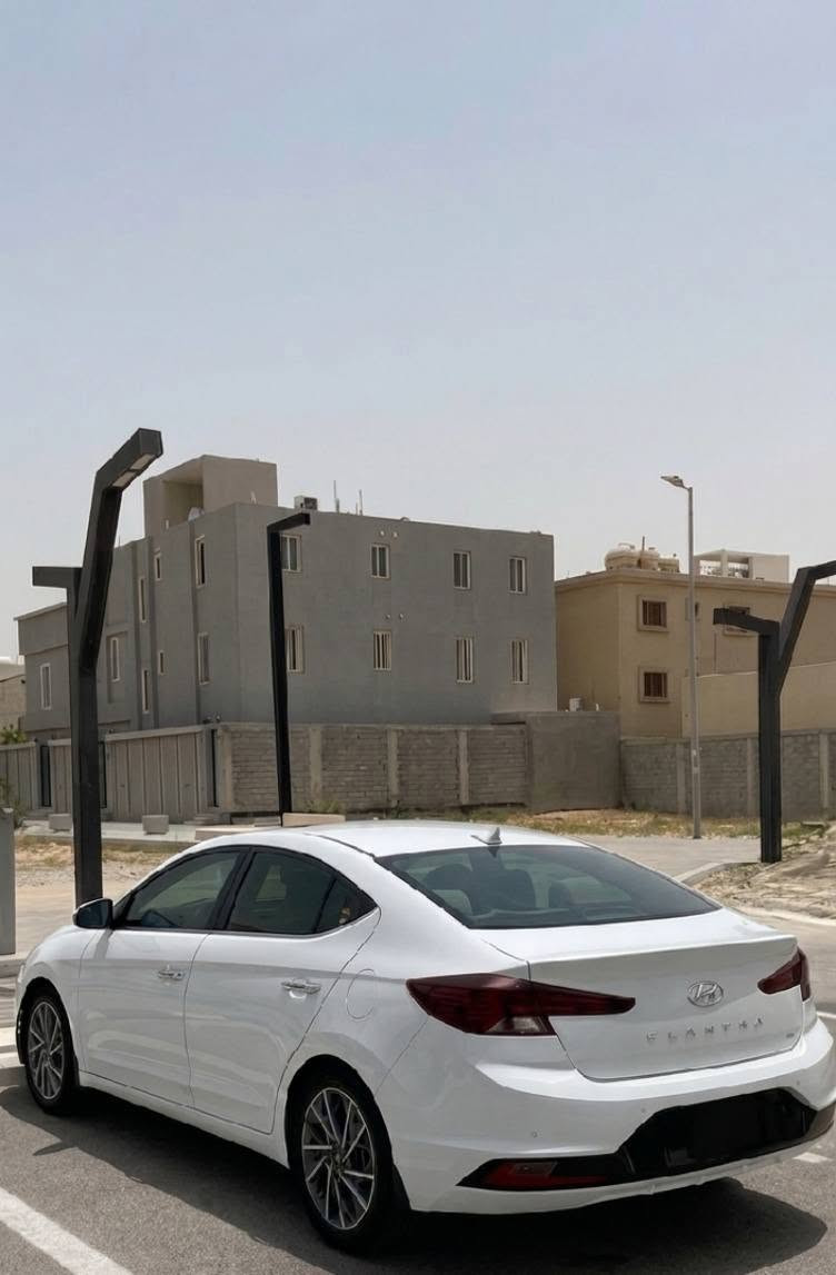 بياع شراي لتخابرني مافيدك.
رجاءا اقره التفاصيل قبل لا تخابرني. 

النترا ٢٠ وارد خليجي رقم بغداد بأسمي سنويه جديدة وهزه جديده. فول مواصفات ١/١   السياره على ايد وحده على ايدي طلعتها زيرو ام الضمان (الت ساك) ماشيه حاليا 45 الف كيلو. شرط فحص العداد بكل مراكز العراق. 
مكفوله من الصبغ و الضربه والتبديل بيهه مكانين بارد واحد مصلح راجع شركه والثاني عفته ع وضعيته وبيهه ملاحظات بسيطة جدا راح اذكرهن بالتفصيل الممل
١_بارد بالباب مال الصدر على كد شبر. بالضبط ( ما مصلحه) كما موضح بالصور ( سألت عليه يم المندلاوي ب ٢٠٠ دولار يرجع شركه بتقنية pdr 
٢_ بارد اقل من اصبع.(نص اصبع تقريبا) بالجاملغ مال السايق مصلح وراجع شركه 💯
٣_حالوب خفيف بالقماره ناااعم جدا حته ميبين اليبينن تقريبا ٢ او ٣ رصعات فقط
٤_ رصعات بسيطه جدا بالسياره اثر الحصو الناعم

السياره ربع متصرف عليهه كلشي بيهه جديد وبحالة الشركة 100% وهذا الشهر شديت باتري جديد وتخم تاير اندنوسي
السعر ١٤٩ وبيهه مجال للشراي وبالخدمة
مكاني بغداد التاجيات
***********

