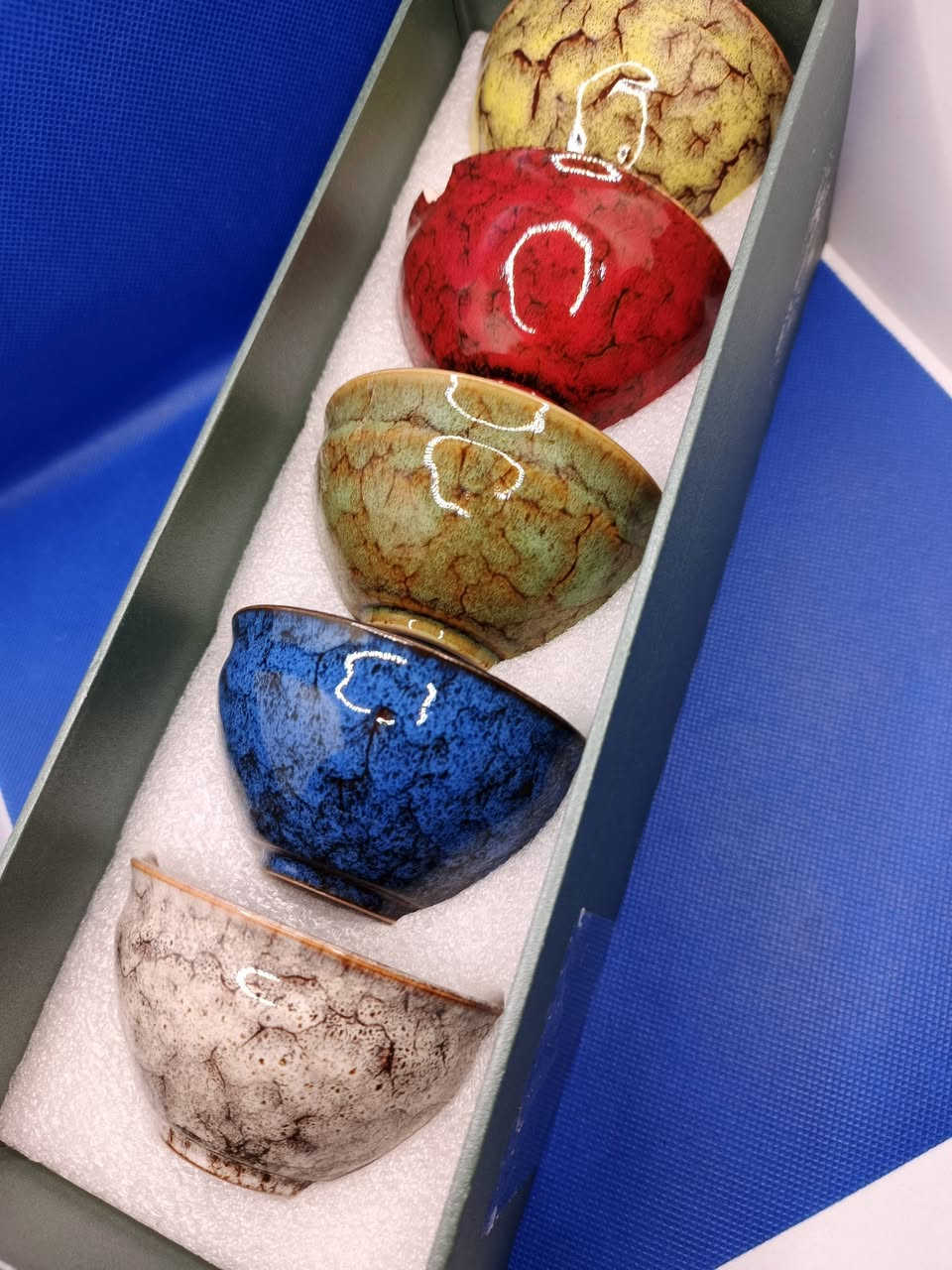 طقم اكواب سيراميك تصميم صيني بهذه الجمال 
قطعتين بيهن اضرار بسيطة واضحات ب صور 
كلهن ب5الاف


**إذا كنت صاحب هذا الإعلان وتريد حذفه لأي سبب، رجاءا أرسل رسالة إلى الدعم الفني**