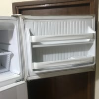 ثلاجة • نظيفة • شغالة