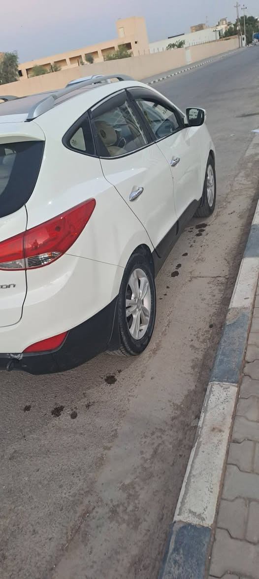 توسان 2010 خليجي اربيل بانوراما مكينة 2000 دوش
مكفولة بيها  بارد قليل سيارة حلوة ونظيفة مال جناي
مابيها اي نواقص تبريد شغال شاشة كامرة بيها 
السعر 128 وبيها مجال للشراي بيع فقط بدون مراوس
مكاني نجف ***********
