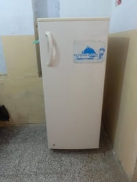 ثلاجة • مستعملة شوية • حي ميسان