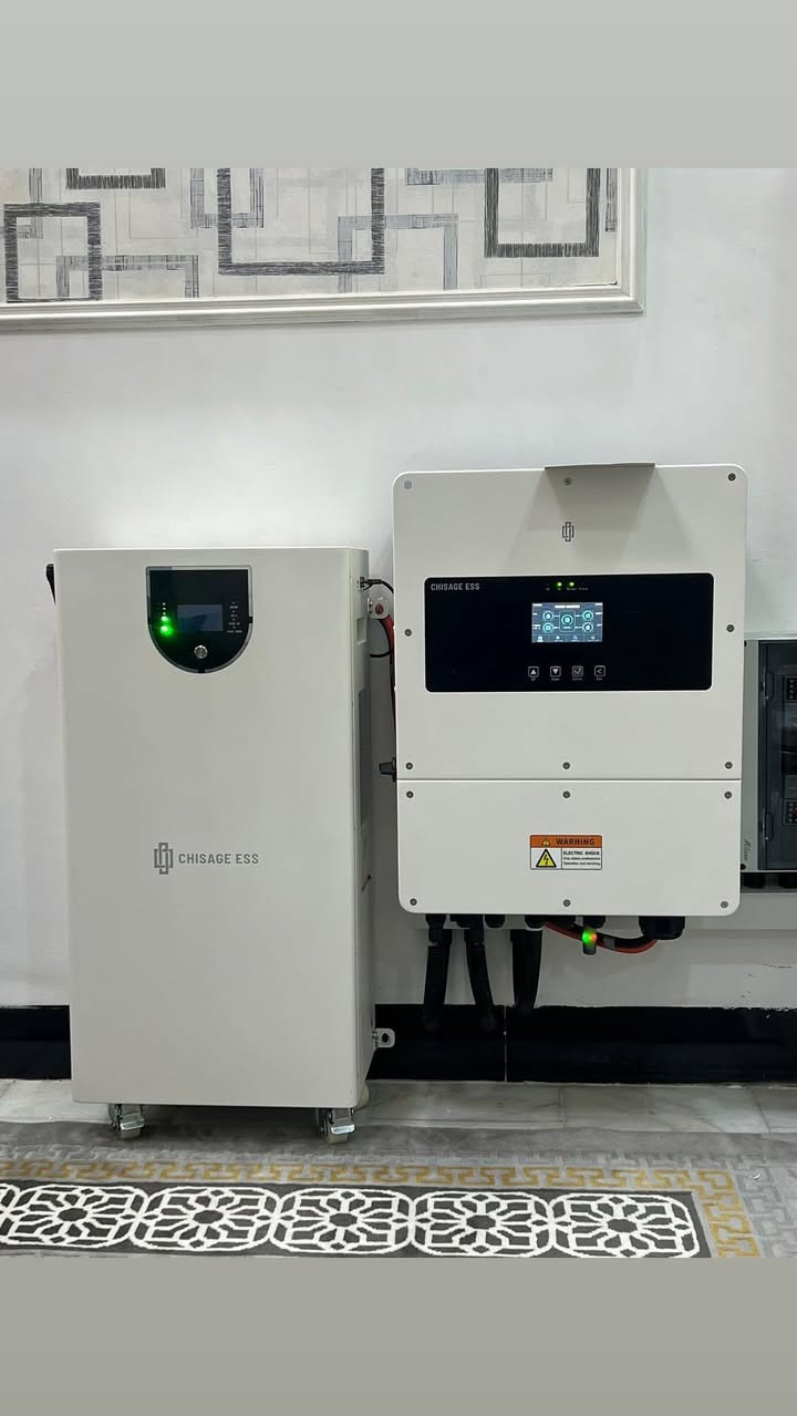 كهرباء 24 ساعة.. وداعاً للمولدة وسحب الوايرات! 💡🔌
​تعبت من تبديل الفيزات؟ وصوت المولدة وانقطاعها المفاجئ؟
مكتب القمة للطاقة الشمسية يقدم لك الحل الجذري والذكي لمنزلك بمواصفات عالمية:
​✅ استقرار تام: تيار مستمر ونقي يحمي أجهزتك الكهربائية والسبالت.
✅ أقوى الماركات: إنفيرترات وبطاريات Chisage الأصلية (الخزانة البيضاء) وألواح Longi X7 الأحدث عالمياً.
✅ ضمان حقيقي: نمنحك ضماناً موثقاً يصل لـ 15 سنة على الأداء، مع كادر هندسي متخصص للتنفيذ.


**إذا كنت صاحب هذا الإعلان وتريد حذفه لأي سبب، رجاءا أرسل رسالة إلى الدعم الفني**