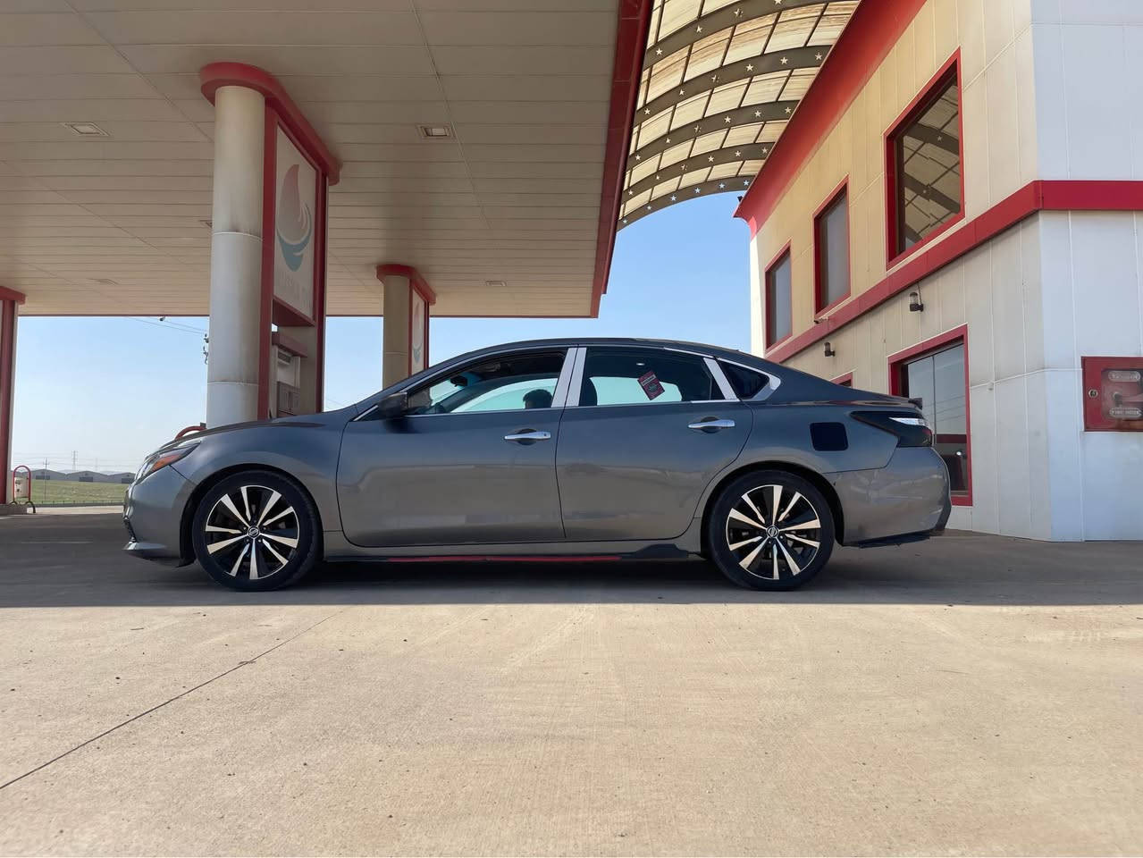 ئالتيما موديل 2016 موصفات S كرايته SR كئر مه كينه كارباي به شه رته ٥ بارجه ي سبوخه شانسي به تانه ي نيتي سياركي توندو توله جايزه ٥ ورقه غرمه ي له سه ره باش معاله ده يكه رنيمه وه  نرخي ١٠٥ كه ميك مه جال أربيل, العراق


**إذا كنت صاحب هذا الإعلان وتريد حذفه لأي سبب، رجاءا أرسل رسالة إلى الدعم الفني**