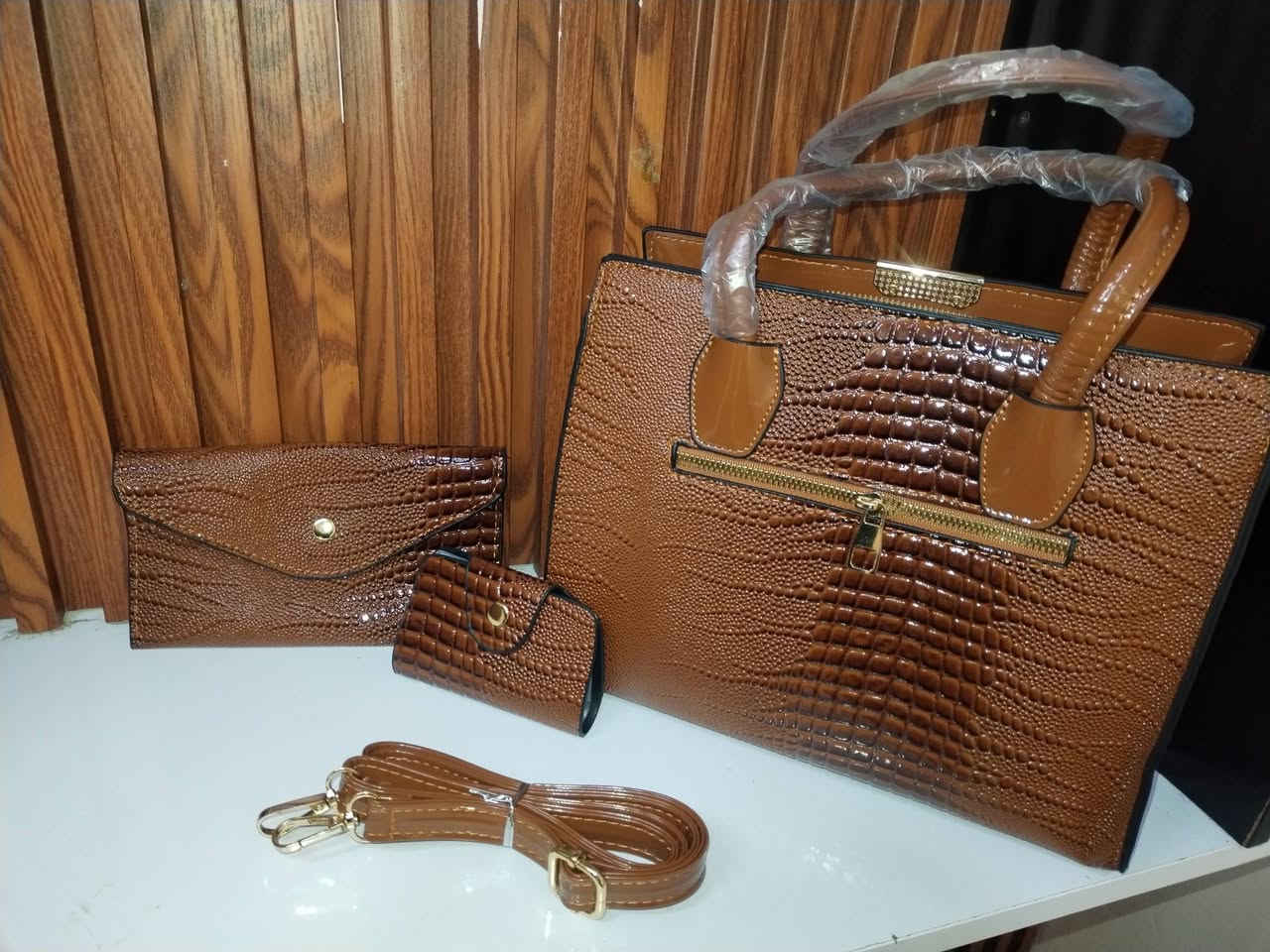 اخر 3قطع عليهن تخفيض سعر قطعه 20الف متوفره جوزي والأسود


**إذا كنت صاحب هذا الإعلان وتريد حذفه لأي سبب، رجاءا أرسل رسالة إلى الدعم الفني**