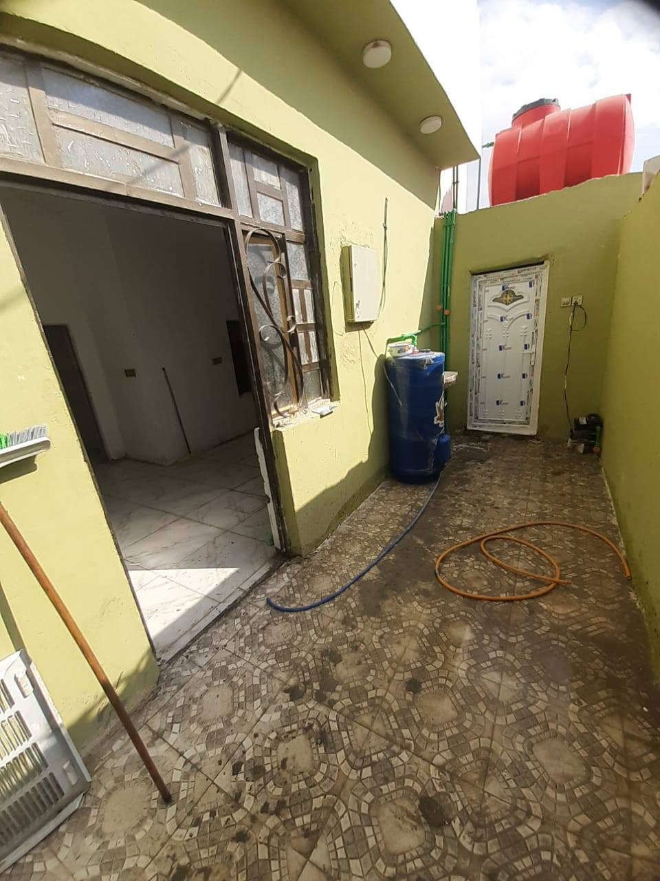 يالله بيت 100م للبيع نقد او تقسيط يحتوي على3غرف نوم اساس صب. السعر 28 مليون وبه مجال العنوان كوفه البراكي قرب معمل السمنت بشارع السبيس للاستفسار الاتصال على الرقم ***********يوجد واتساب او على الخاص
