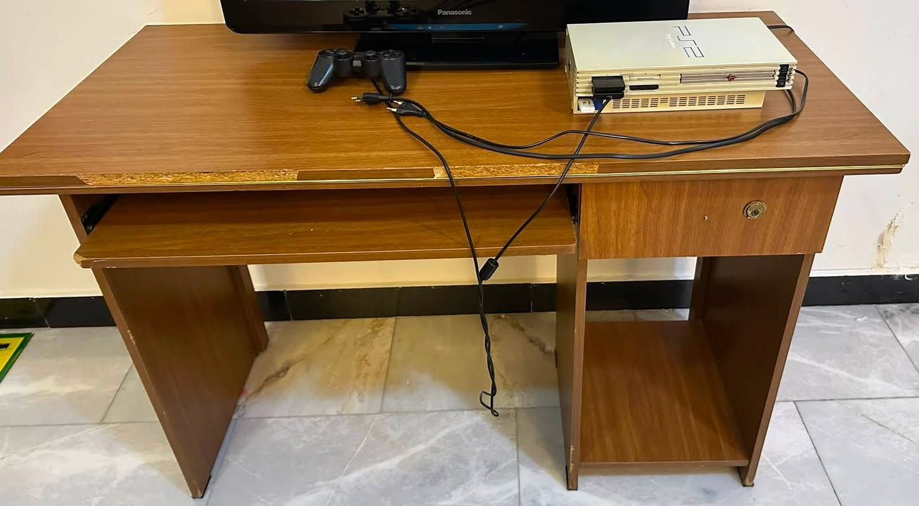 غرفة نوم نفر صاج عراقي نظيفة جدا
السعر ١٧٥٠٠٠٠

للاصال ***********
