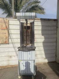 شواية كص 4 عيون نضيفة استعمال اسبوع فقط  بعدها جديدة مع صينيه. وسكين و...