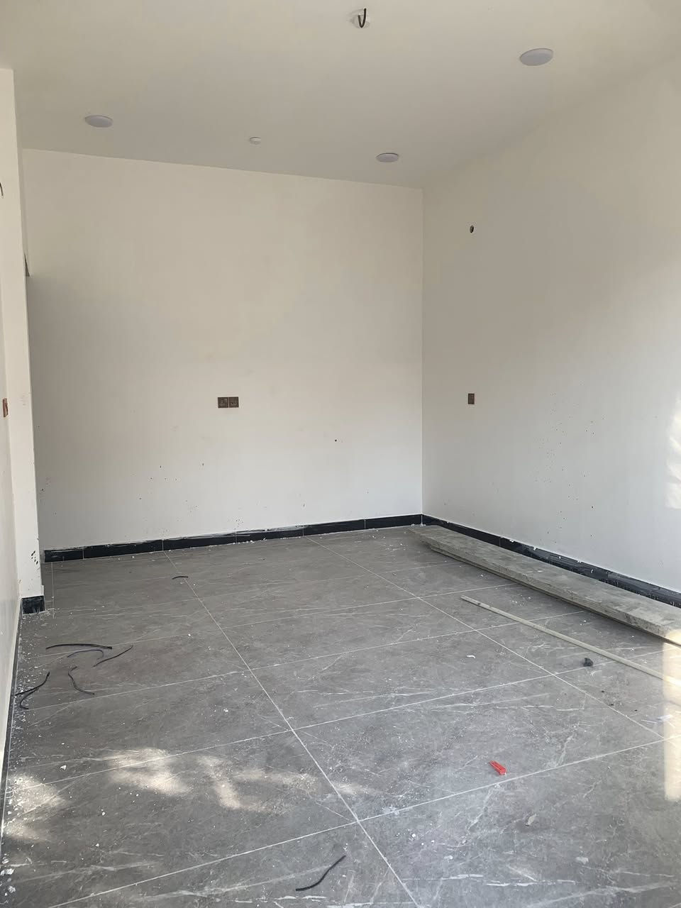 البيع البيت مساحه 100 وجه5
حي الاعلام الشباب  
خلف سوق اميمه مباشر
قيد لانشاء اقل من شهر يكمل
 بناء درجه اولى  
ابواب خاصه جام عازل
طابقين 
طابق اول 
صاله ومطبخ وخدمات وغرفت نوم
طابق الثاني 
غرفتين نوم وخدمات 
اتصال ع ارقام 
***********
***********
***********
