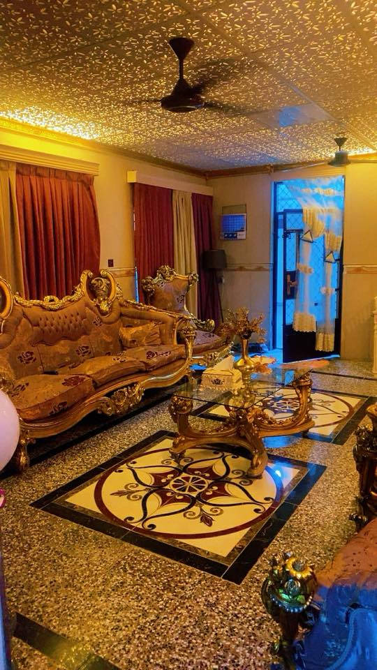 بيت للبيع مساحته ١٢٠ طابو صرف واجهة 6. نزال ٢٠ طابق ونص يحتوي على ثلاث غرف واستقبال واسعه ومطبخ وثلاث صحيات وسطحين مكاني دوره ابو دشير قريب على بيت جباره خلف الفرن ***********
