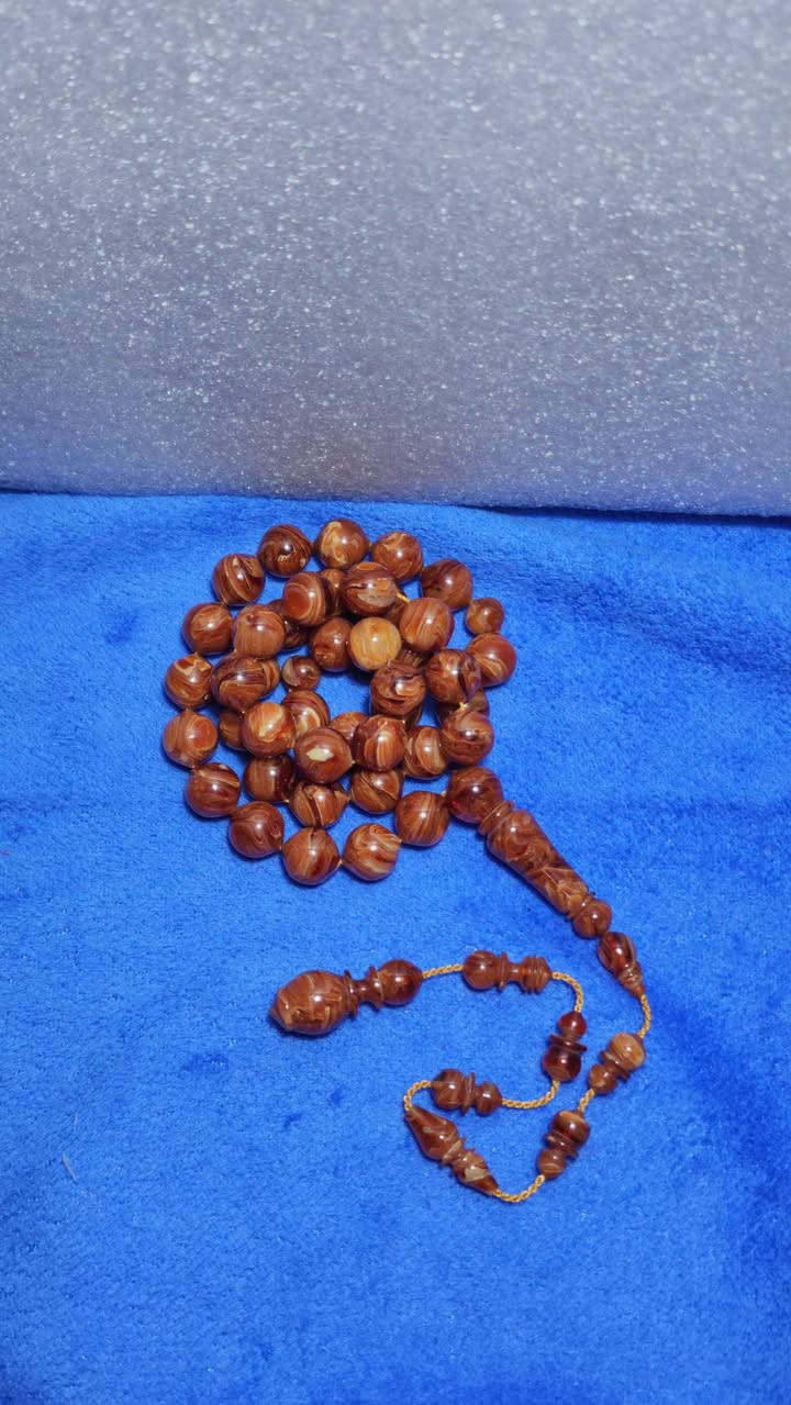 قطعة مميزة وراقية من السندلس 
قطعة واحدة 
للتواصل متوفر واتساب 
***********
تحياتي للجميع
