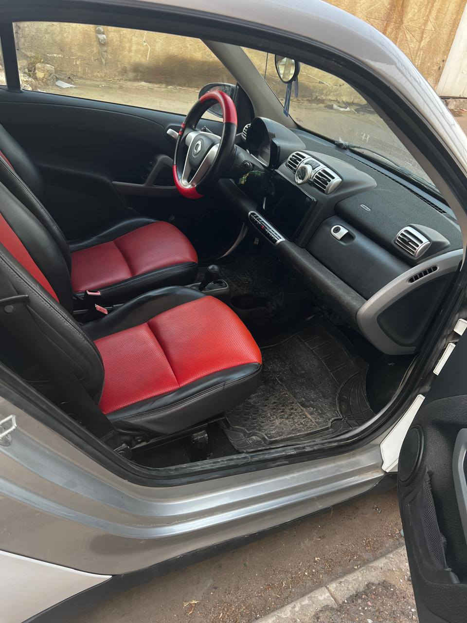 السلام عليكم
من رخصة الدمن
مارسدس سمارة موديل 2010رقم بغداد نكليزي مكينه وكير وحداديه جدد السعر 55$ العنوان بغداد البياع رقم الهاتف ***********
