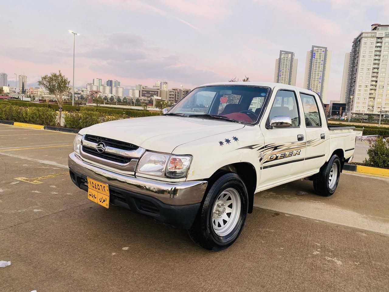 دير مۆدیل ٢٠٠٨
سەنەوی تا ٢٠٠٨ تازەیە
بۆیاخی نییە زۆر باک و جوان ماوەتەوە جواتایەی تازەیە  ماشاأللە زۆر جایزە ٢٠٠ هه زار رۆشتەوە  نرخی ٥٨ گەڵا 
***********
***********
