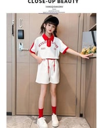 تراك • ملابس أطفال