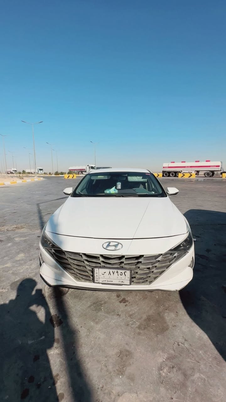 السلام عليكم ورحمة الله وبركاته النترا للبيع موديل 2021خليجي نص فول السياره خير من الله السياره جاملغ وباب صبغ اثر دحجه وبارد قليل وتعال وشوف بعينك تبريد تخم تاير صدر حداديه گير محرك كلها جاهزه مال جناي السياره رقم بغداد اقصاد السياره استقطاع مباشر وكاله ثاني يوم بعد9اشهر تصير حره
موصفات …..
3.اشاير بل مري 
4.تحكم ستيرن جهتين
5.ويل خليجي
6.لد خلفي 
7. تبريد قطعتين 
9. ⁠نظام ايكو وسبورت ونورمل
10. شاشة
11. كامره
12. محرك 2000 دوش مامفتوح
السياره مرتبه ماشيه 111
السعر145وبيها مجال لشراي قليل مجالهه
مكان السياره بصره القديمه خلف جامع الكبير
رقم الهاتف ***********
