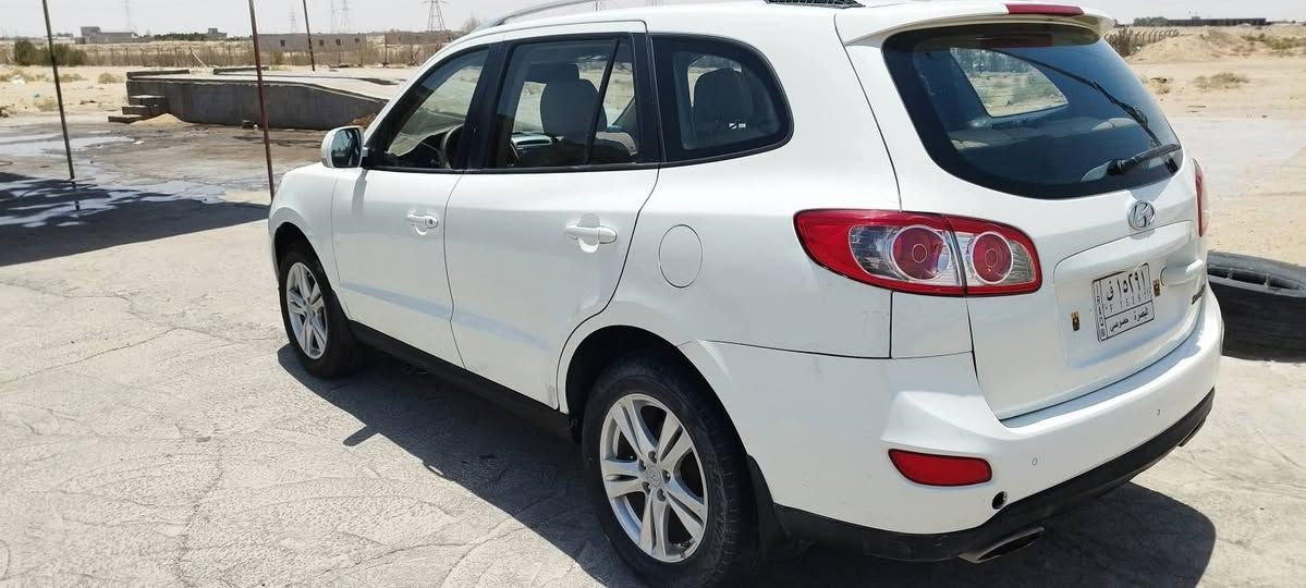 سنتافيه موديل 2011  بصرة  باسمي تحويل مباشر السنوية الى 2027
مكفولة بس بيه ضربة بالجاملغ عالبارد وبيه رشات خفيفه اثر شخوط

 4 سلندر المحرك 2400 مبدل جديد قبل شهر و مكفوله گير والمحرك جديد 

سبعة راكب 

وتبريد شغال ثلاث قطع 

سيارة نظيفه على ايدي 

السعر 142 وبيه مجال للشراي

الرقم ***********
